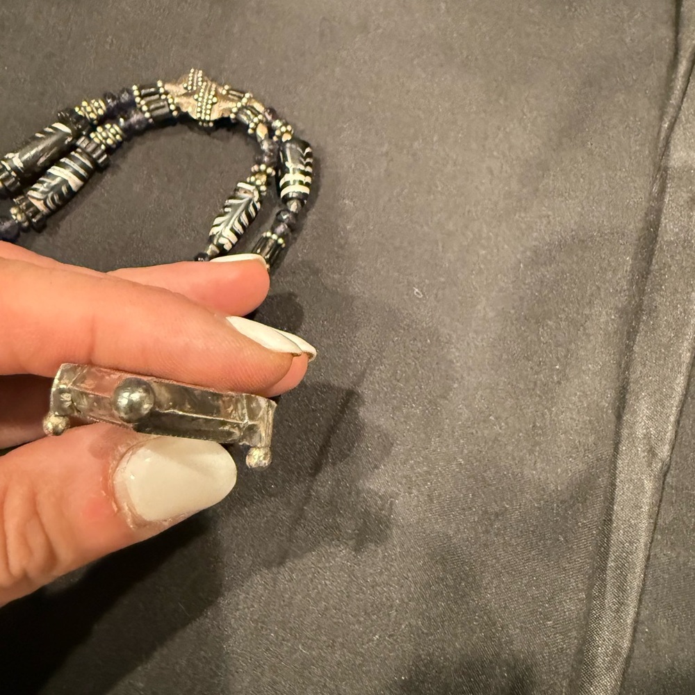Tuareg Silver and Agate Tanfouk Necklace, Moroccan Berber Necklace Tribal - Picture 12 of 12